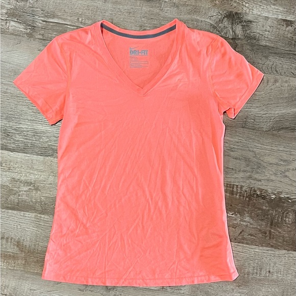 Nike Dri Fit Tee - Picture 1 of 2